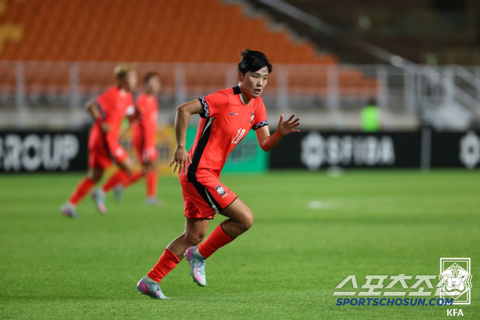 "대륙 울린 극장 원더골!이래서 지메시" 지소연"어린선수들과 함께 中에 …