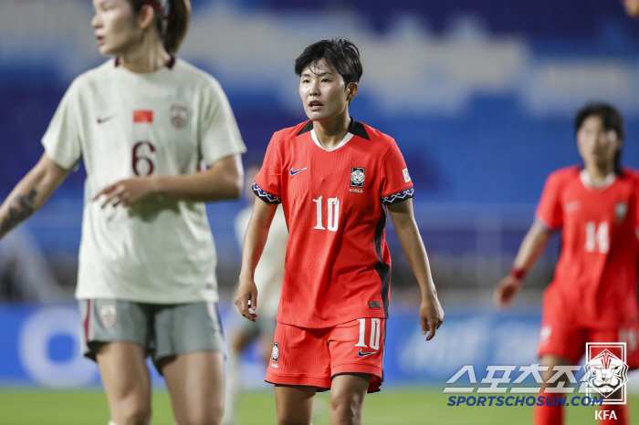 "대륙 울린 극장 원더골!이래서 지메시" 지소연"어린선수들과 함께 中에 …