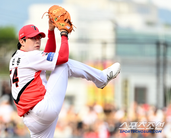 '낯선 22위' 단 한번도 못 쉬었다…현역 1위-역대 최초 대기록, KI…