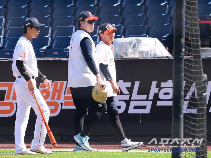팀 잘나가는데, 갑자기 감독 얘기? 황당한 류현진 "나는 아직 선수, 계…