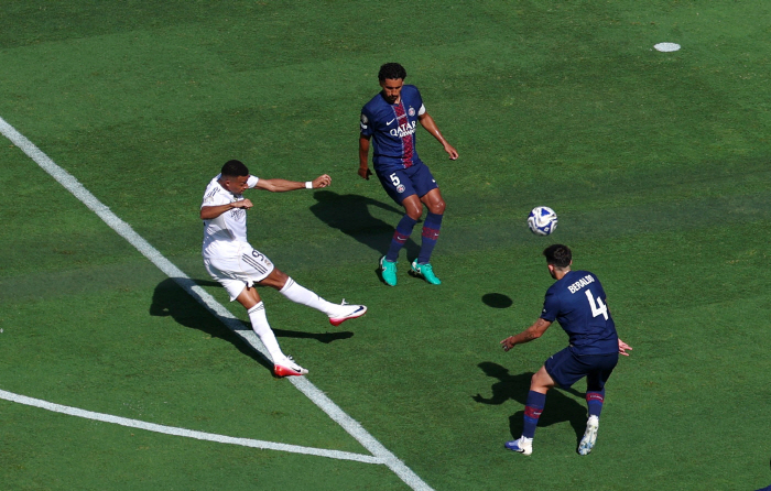 '이강인 11분+쐐기골 기점' 최강 PSG, 천하의 레알 4-0 박살내고…