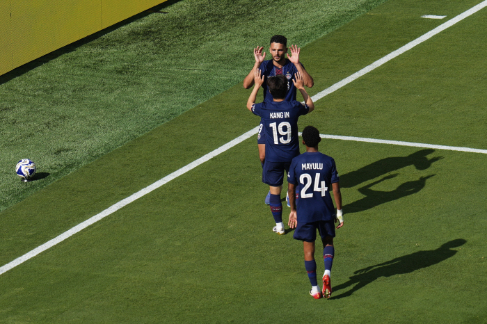 '이강인 11분+쐐기골 기점' 최강 PSG, 천하의 레알 4-0 박살내고…