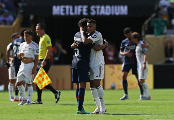 '이강인 11분+쐐기골 기점' 최강 PSG, 천하의 레알 4-0 박살내고…
