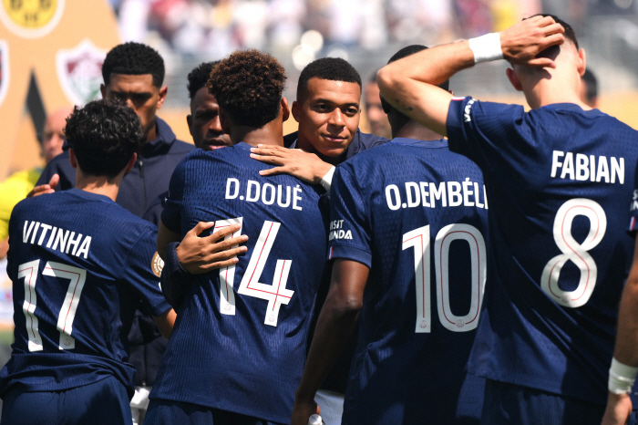 "고개숙인 음바페" '루이스 멀티골'PSG,레알 4대0 완파! 첼시와 결…