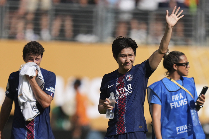 "'피날레 골 기점' 이강인 사상 첫 5관왕 보인다" PSG, 음바페 '…