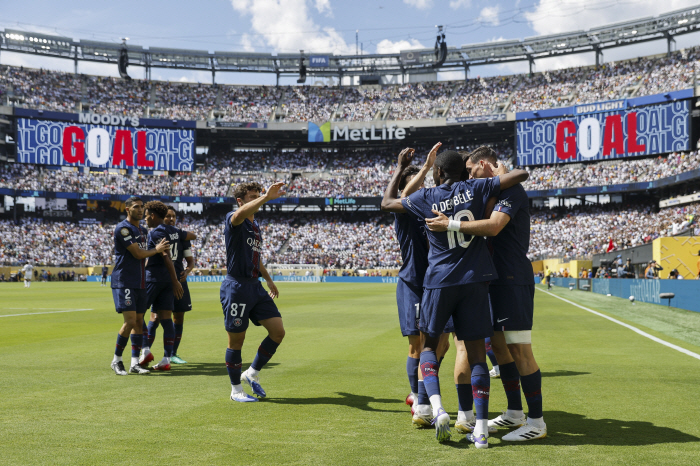 "'피날레 골 기점' 이강인 사상 첫 5관왕 보인다" PSG, 음바페 '…