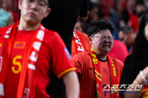 한국보다 일본 더 무서워...'0-7 대참사 트라우마' 중국, 수비 올인 전술 변화 '무승부 목표'