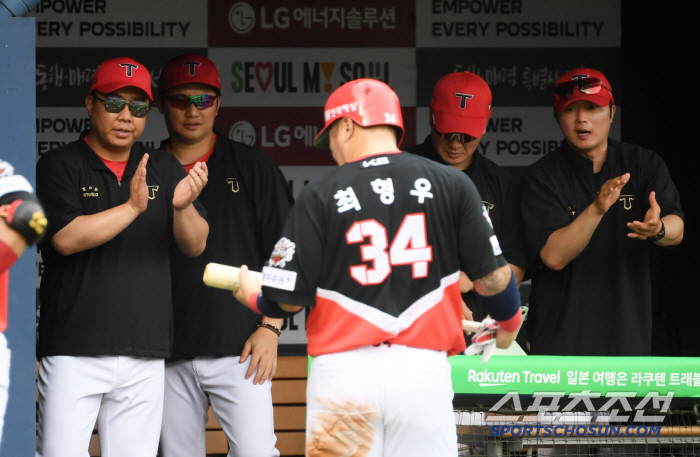 "놀라는 게 뭐 한두 번도 아니고" 42세 금강불괴까지 병원행...'초탈…