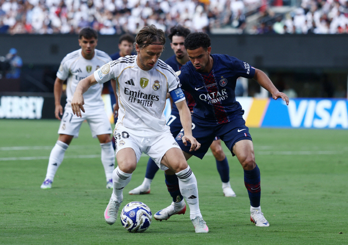 "이강인팀 너무해" 피도 눈물도 없는 최강 PSG, 2경기 연속 레전드 …
