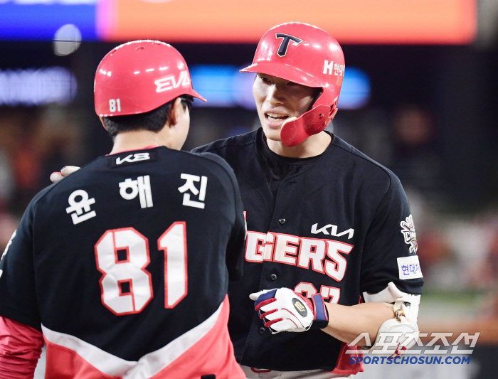 '이게 대전에서 일어난 현실 맞는가' 한화, 기적과 같은 9회 끝내기 대…