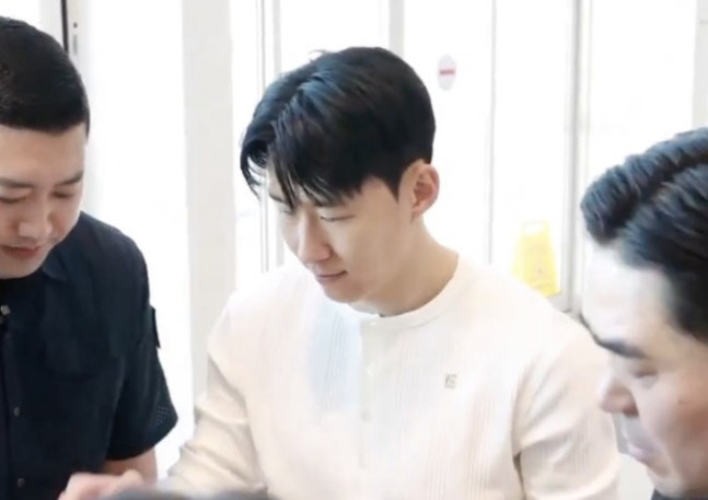 '떠날 것인가, 남을 것인가. 주말에 결정된다' 손흥민 10일 출국, 프…