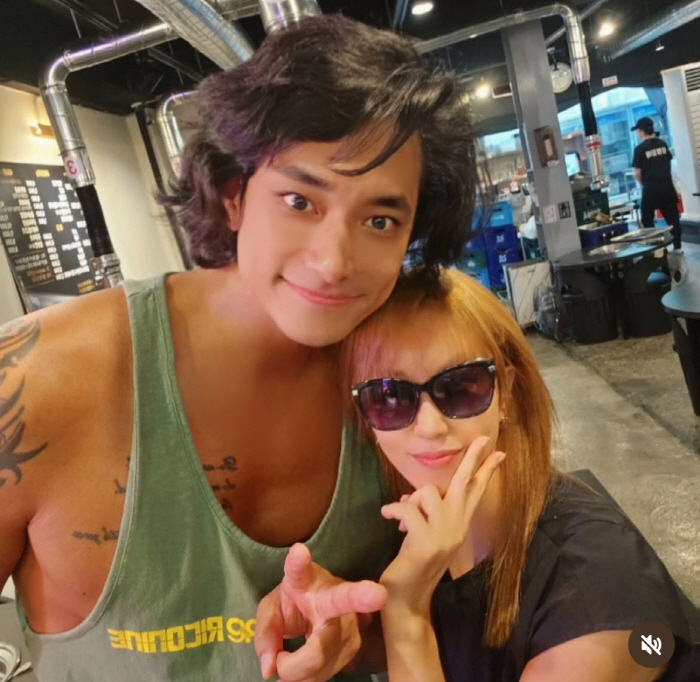 김완선 외국남친인 줄..누명 벗은 김요한, 식당서 포착된 근황