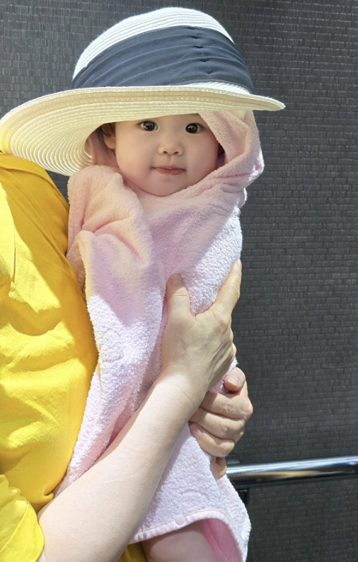 "인형 비주얼" 박수홍 딸 재이 '♥30kg 감량한 김다예' 판박이 미모