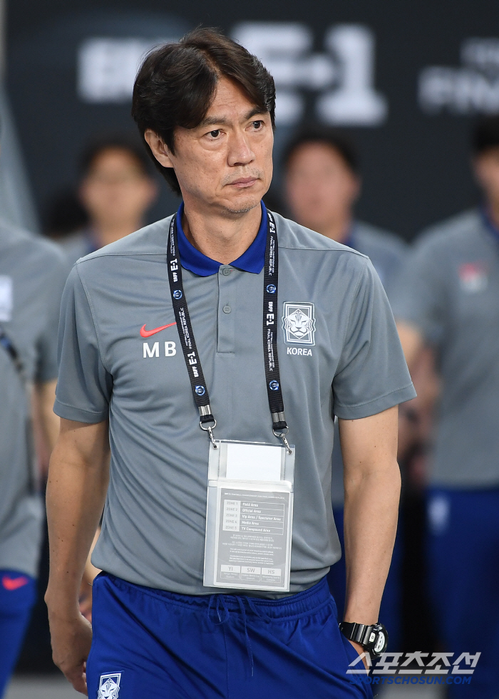 [홍콩전 전반 현장리뷰]'일본전 학습효과' 6-3-1, 극단적 수비 전술…