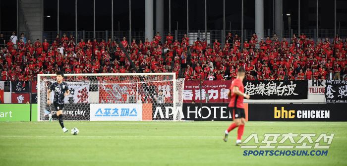 [홍콩전 전반 현장리뷰]'일본전 학습효과' 6-3-1, 극단적 수비 전술…