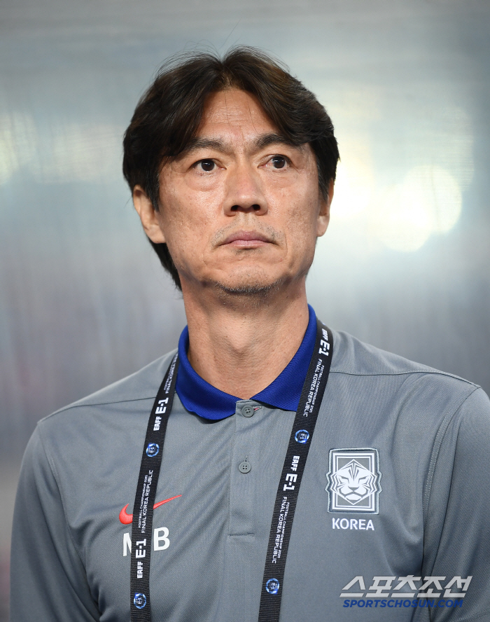[홍콩전 현장인터뷰]'강상윤→이호재 데뷔골 축하' 홍명보 감독 "전반 1~2골 더 들어갔어야. 한-일전은 무조건 '필승'"(전문)