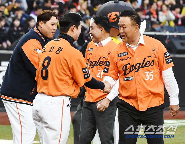'철통 보안' 올스타전 시구 누구야! → 또 한화 레전드? 연예인 아니면…