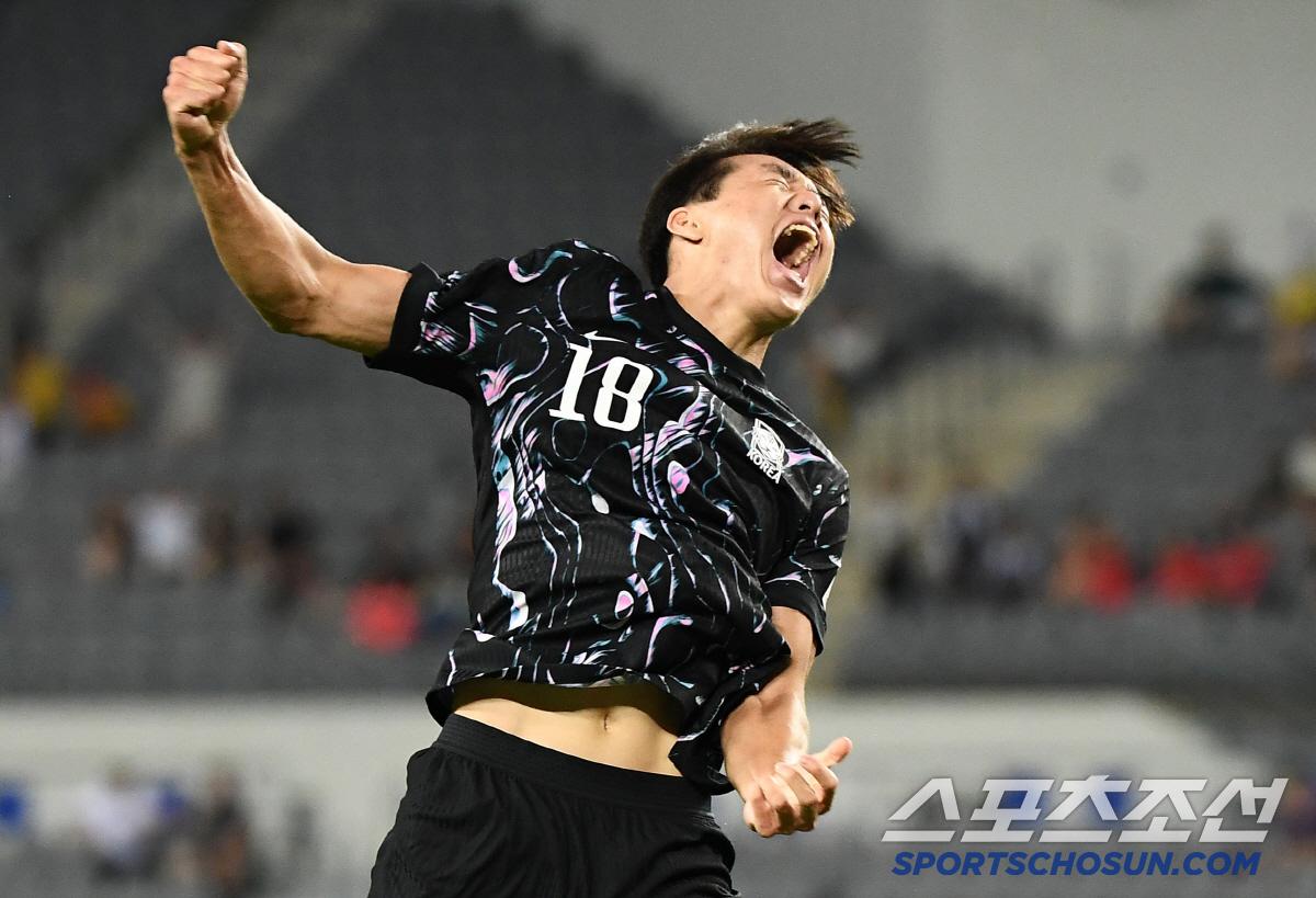 축구 정말 못하는 중국, 불쌍해 죽겠다...'147위' 최약체 홍콩마저 …