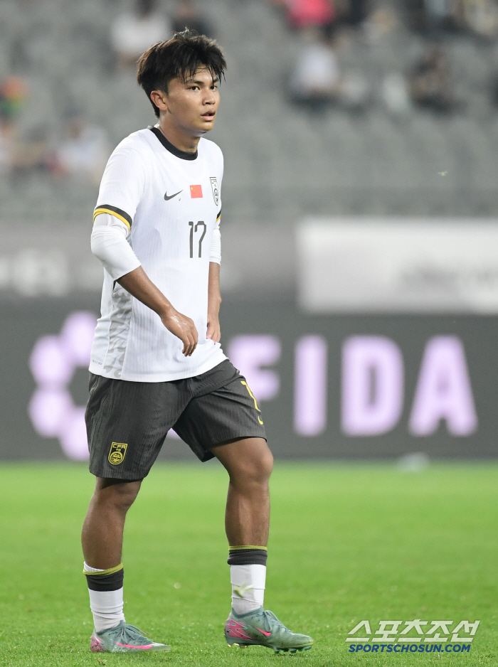 축구 정말 못하는 중국, 불쌍해 죽겠다...'147위' 최약체 홍콩마저 …