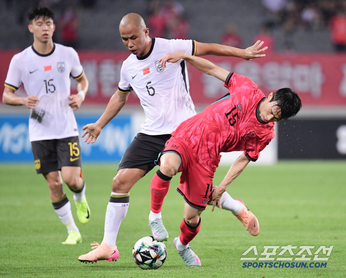 '韓-日 상대 10실점 참패' 中 축구, 아직도 정신 못 차렸다.."경기…
