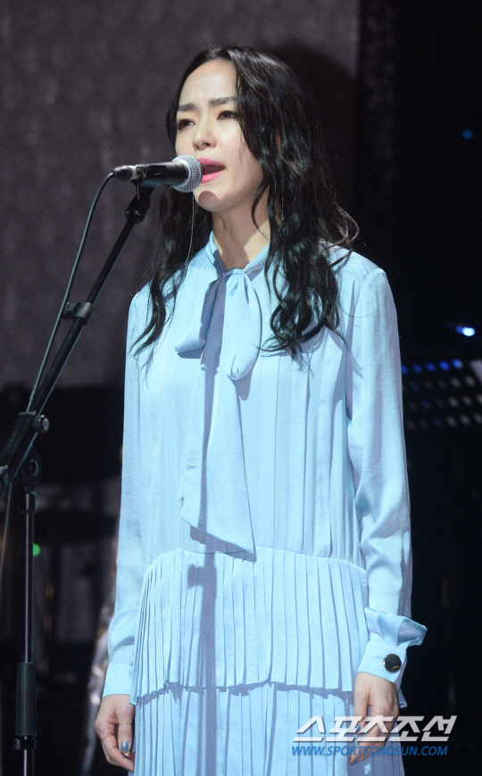'뇌 신경마비' 김윤아, 뼈있는 한 마디 