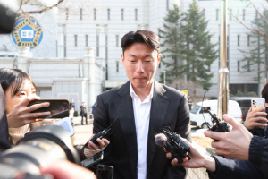 '불법촬영 혐의' 황의조, 최악의 상황 면했다...알란야스포르와 2년 재계약 체결 성공→이미 프리시즌 팀 훈련 합류