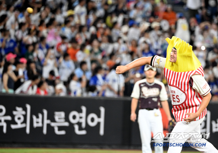 [포토] 이호성, 감자도 잘 던져요