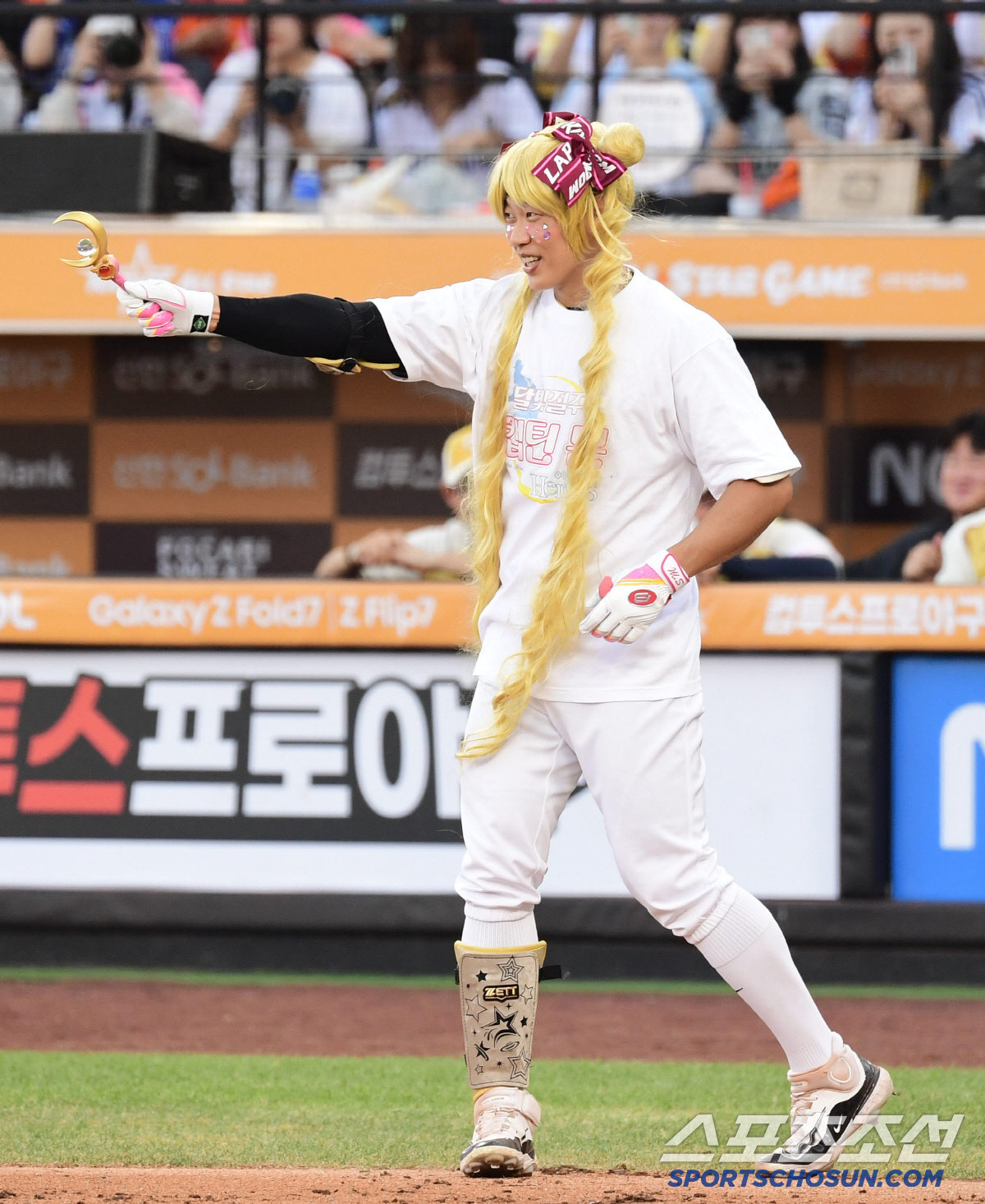 전트란도 세일러문도 하츄핑도 아니었다! → 300만원 주인공은 날개 달린…