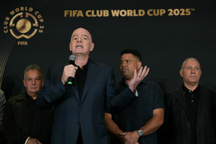 감독+선수+팬 모두 불만인데…FIFA 회장은 유체이탈 화법 "가장 성공적…