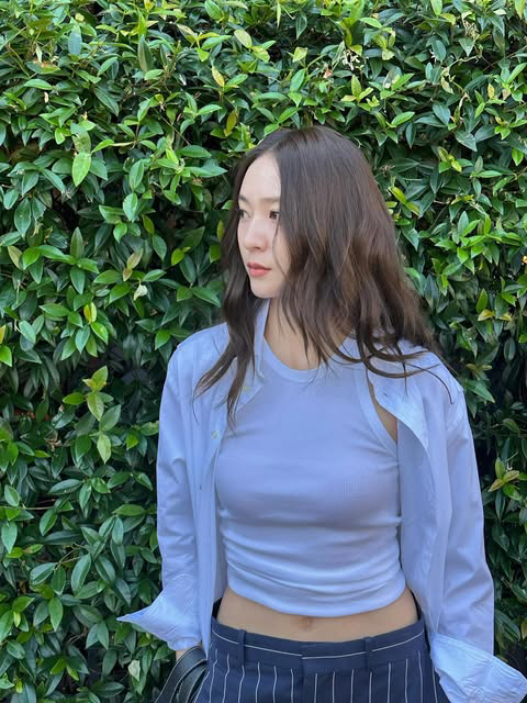 [SCin스타] “햇살보다 눈부셔” 크리스탈(정수정), 런던 거리서 패션 포텐