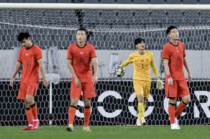 "21세기 내내 한 번도 못 이겨" 中 축구 처참한 현실...WC 진출보…