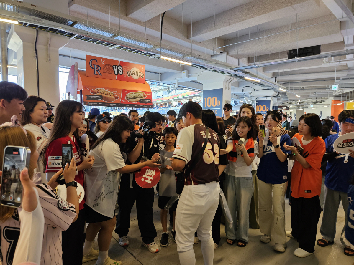 "영상 잘 봤어요" 축제란 이런 것! 10개 구단 대통합…'이 선수'가 …