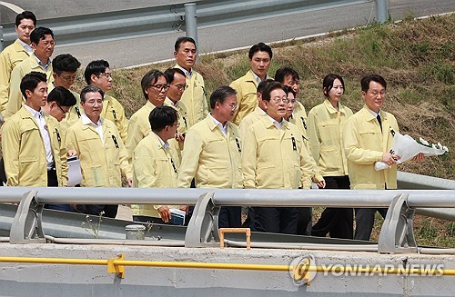 李대통령, 오송참사 현장 방문…"관리부실 인명사고 엄격 처벌"