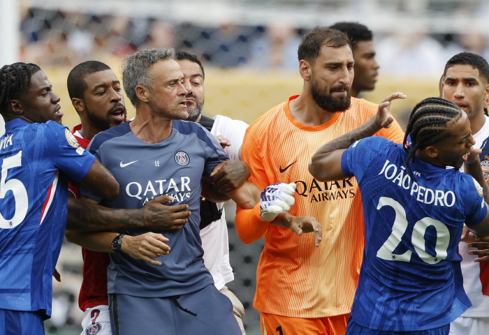 "첼시에 완패→열받은 PSG감독,주먹질 참전 大논란" PSG,경기도 지고…
