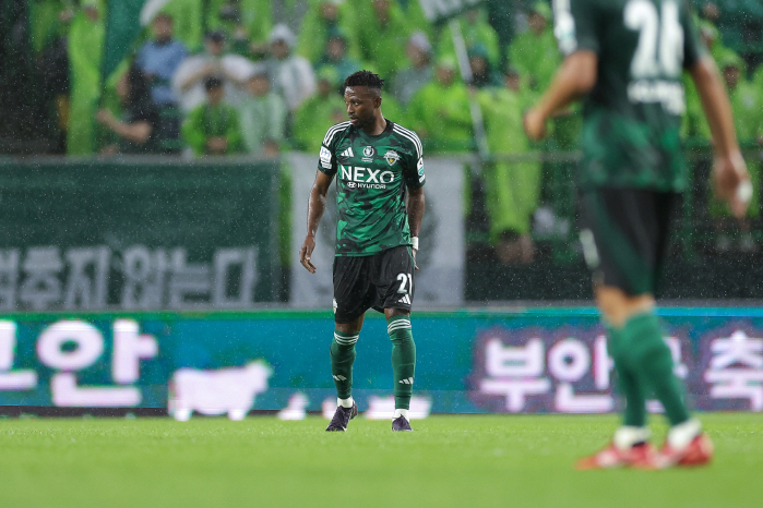 19G 무패인데 약점까지 보강했다…츄마시+감보아 활약에 전북 '절대 1강…