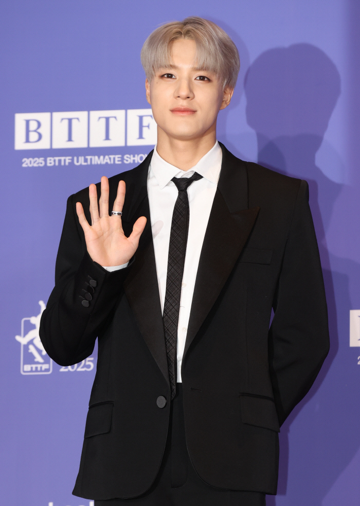 [SC현장]'추잉검' 소년들의 성장사…NCT 드림, 호버보드에 9년 서사…