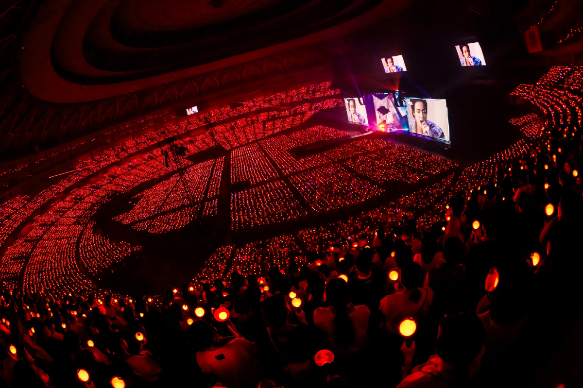 "BTS 진이 왔다" 日 5대 스포츠지 1면 대서특필…솔로 최초 대기록