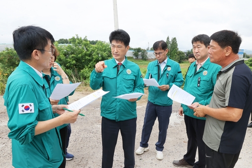 충북도의회, 폭염 피해 축산 농가 방문