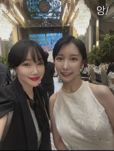 '이지훈♥' 아야네, 논란의 드레스 3벌 입었다 "결혼식 같은 돌잔치"