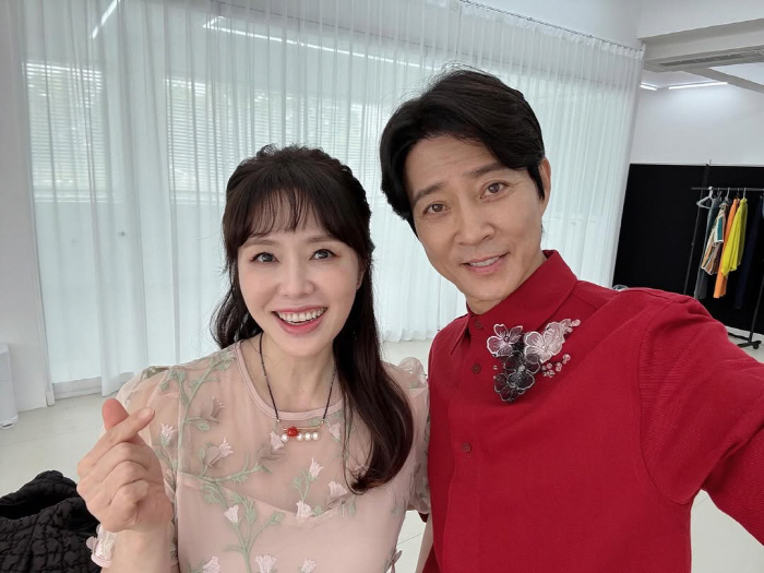 '55세' 하희라, 데뷔 44년만 '파격' 금발 변신...♥최수종 또 반…