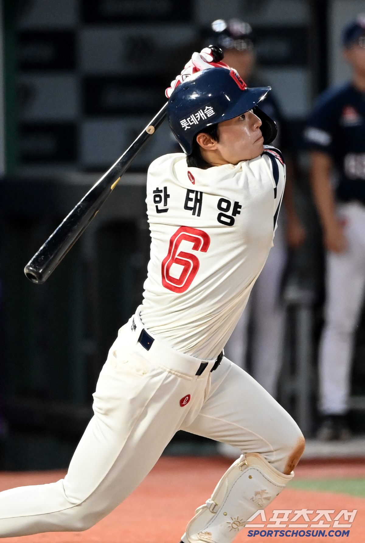 3할타자로 마친 전반기, 확 달라진 비결은? '내야 만능' 新사직아이돌의…