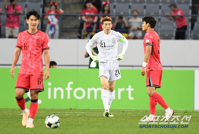 [한일전]'기회 뒤에 위기' 전반 8분만에 '혼혈 FW' 료에게 선제실점