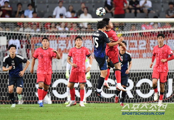 [한일전 전반 리뷰]"골대 강타 뒤 뼈아픈 실점" 홍명보호, 0-1 뒤진…