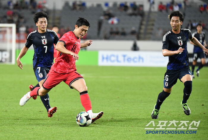 [한일전 현장리뷰]"韓 축구 불명예 역사→첫 3연패" '홍명보호' 첫 패…