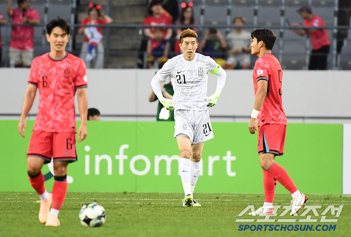 [한일전 현장리뷰]"韓 축구 불명예 역사→첫 3연패" '홍명보호' 첫 패…