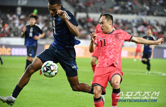 [한일전 현장리뷰]"韓 축구 불명예 역사→첫 3연패" '홍명보호' 첫 패…