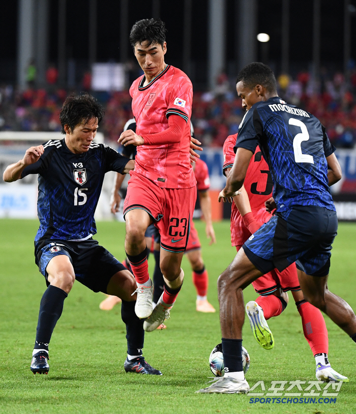 [한일전 현장리뷰]"韓 축구 불명예 역사→첫 3연패" '홍명보호' 첫 패…