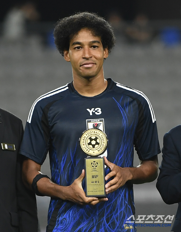 [동아시안컵]'우승' 일본 개인상도 독식, 저메인 MVP·득점상 2관왕……