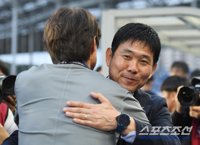 [한일전 현장인터뷰]'韓 협력 간절' 日 모리야스 감독 "한-일 개선 여…