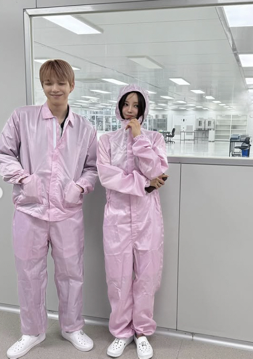 티아라 효민, 강다니엘과 렌즈사업 동업…'♥금융맨' 결혼 후 파격 행보[SCin스타]